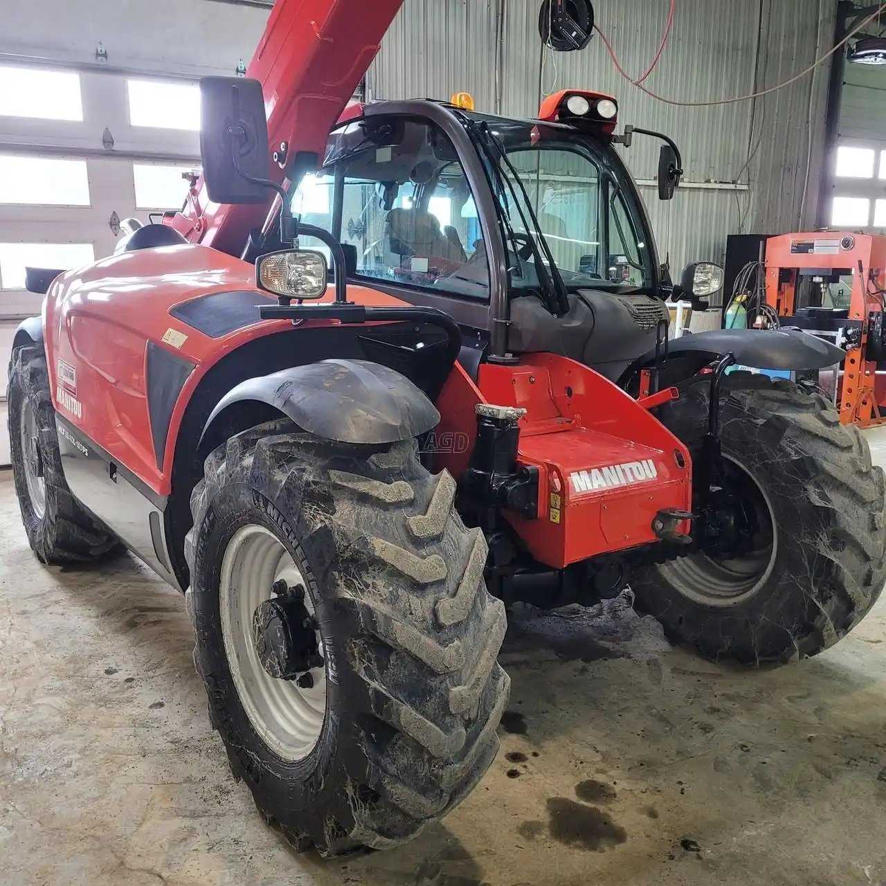 Gallery image 2 for Used 2017 Manitou MLT 1040 TeleHandler