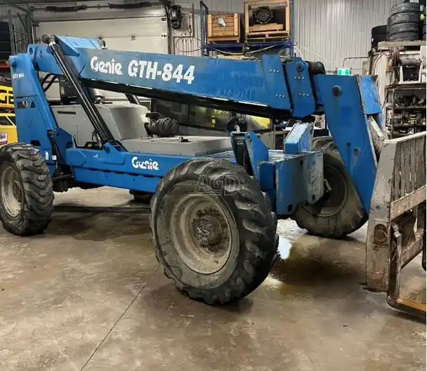 Gallery image 2 for Used 2007 Genie GTH-844 TeleHandler