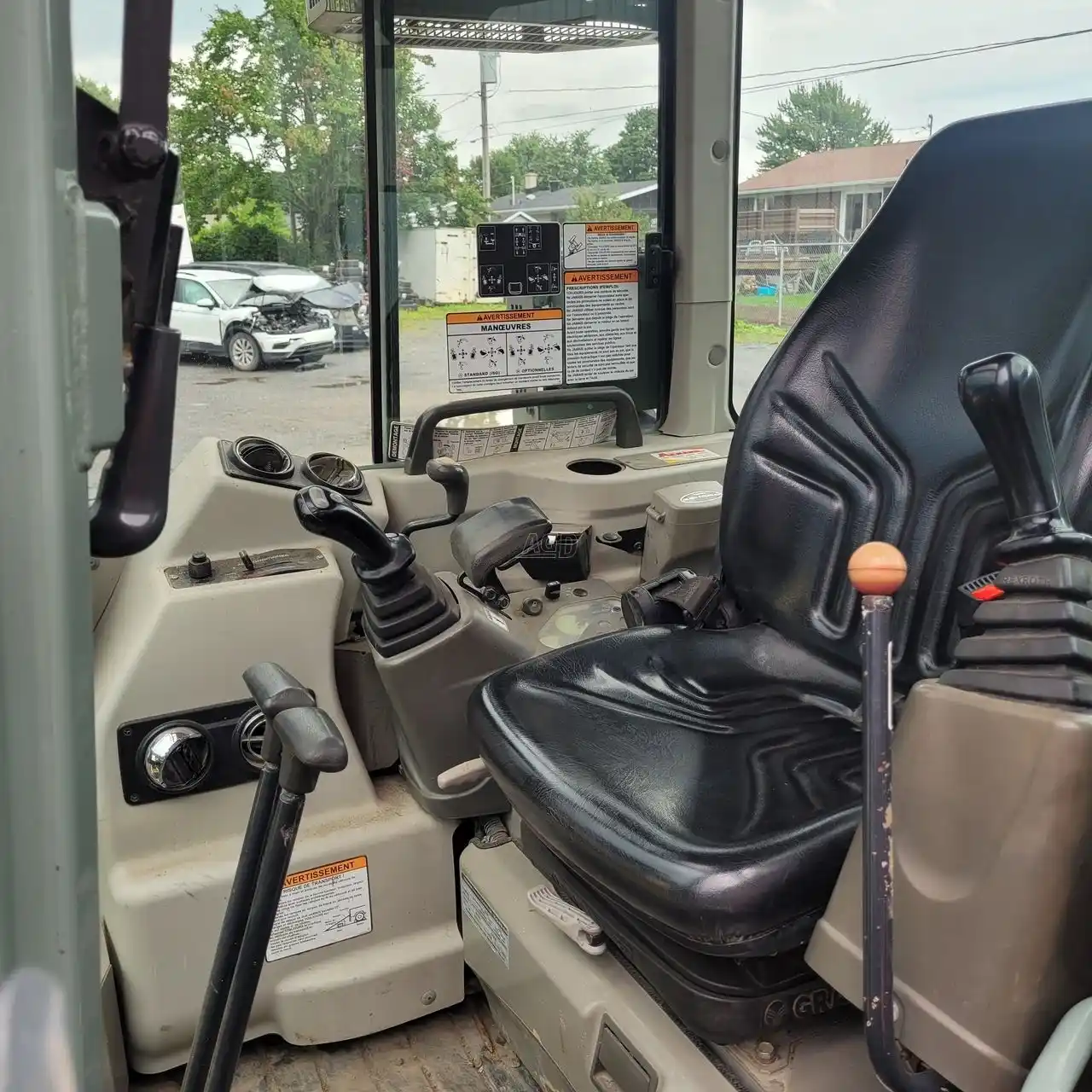 Gallery image 2 for Used 2010 Yanmar VIO35 Excavator