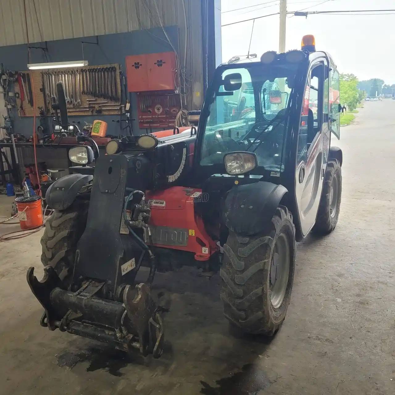 Gallery image 1 for Used 2020 Manitou MLT 625 TeleHandler