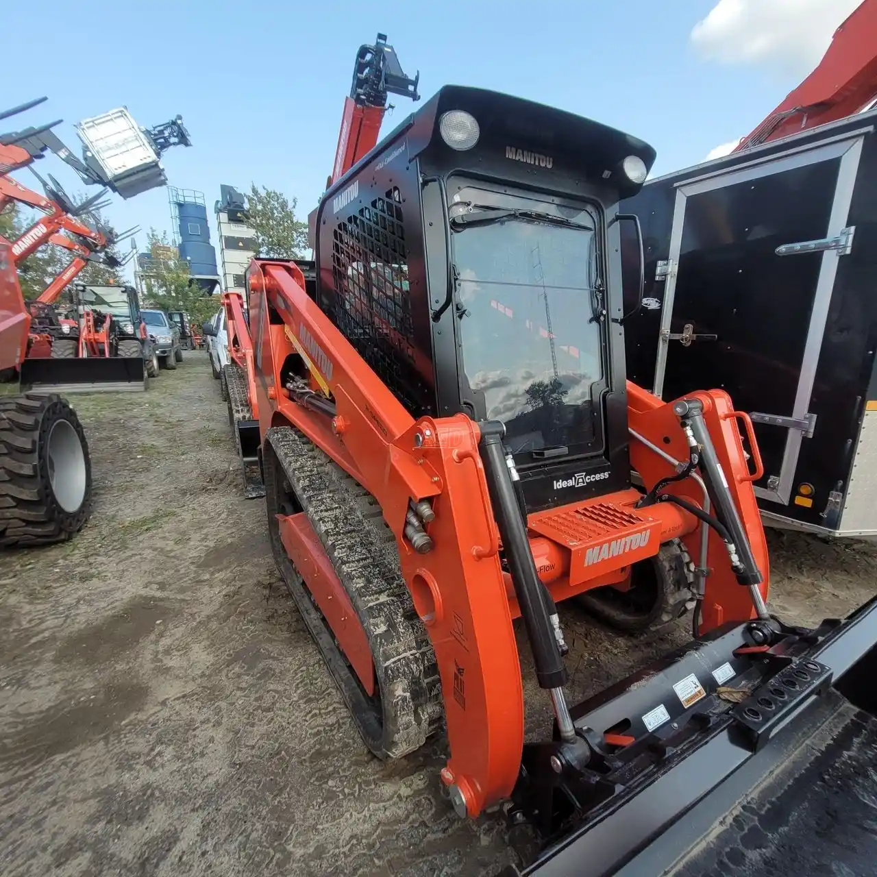 Gallery image 2 for New 2023 Manitou 1850 RT Skid Steer