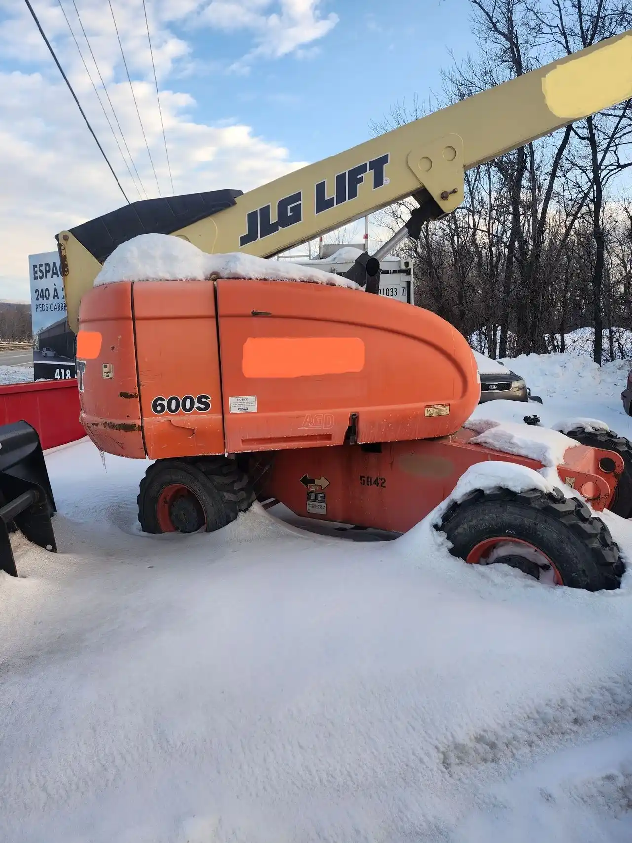 Gallery image 1 for 2001 JLG 600S Boom Lift