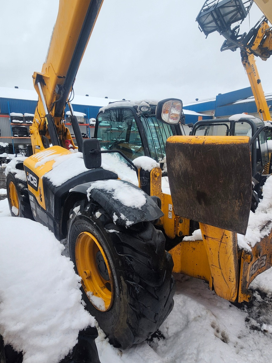Gallery image 2 for Used 2013 JCB 510-56 TeleHandler