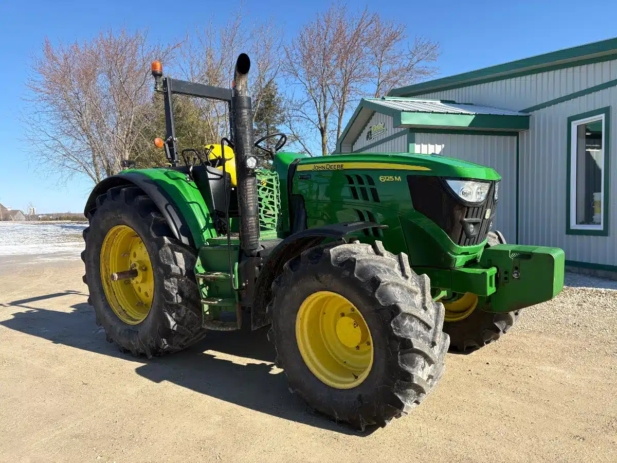 Gallery image 2 for Used 2015 John Deere 6125M Tractor