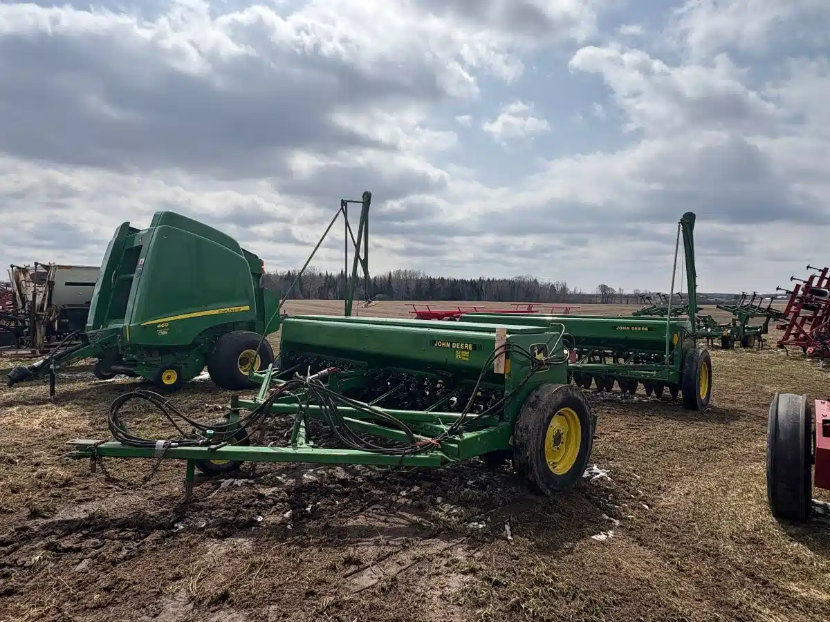 Gallery image 1 for Used John Deere 450 Drill