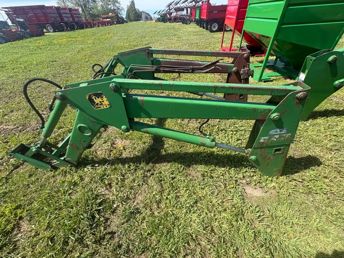 Gallery image 1 for John Deere 240 Front End Loader