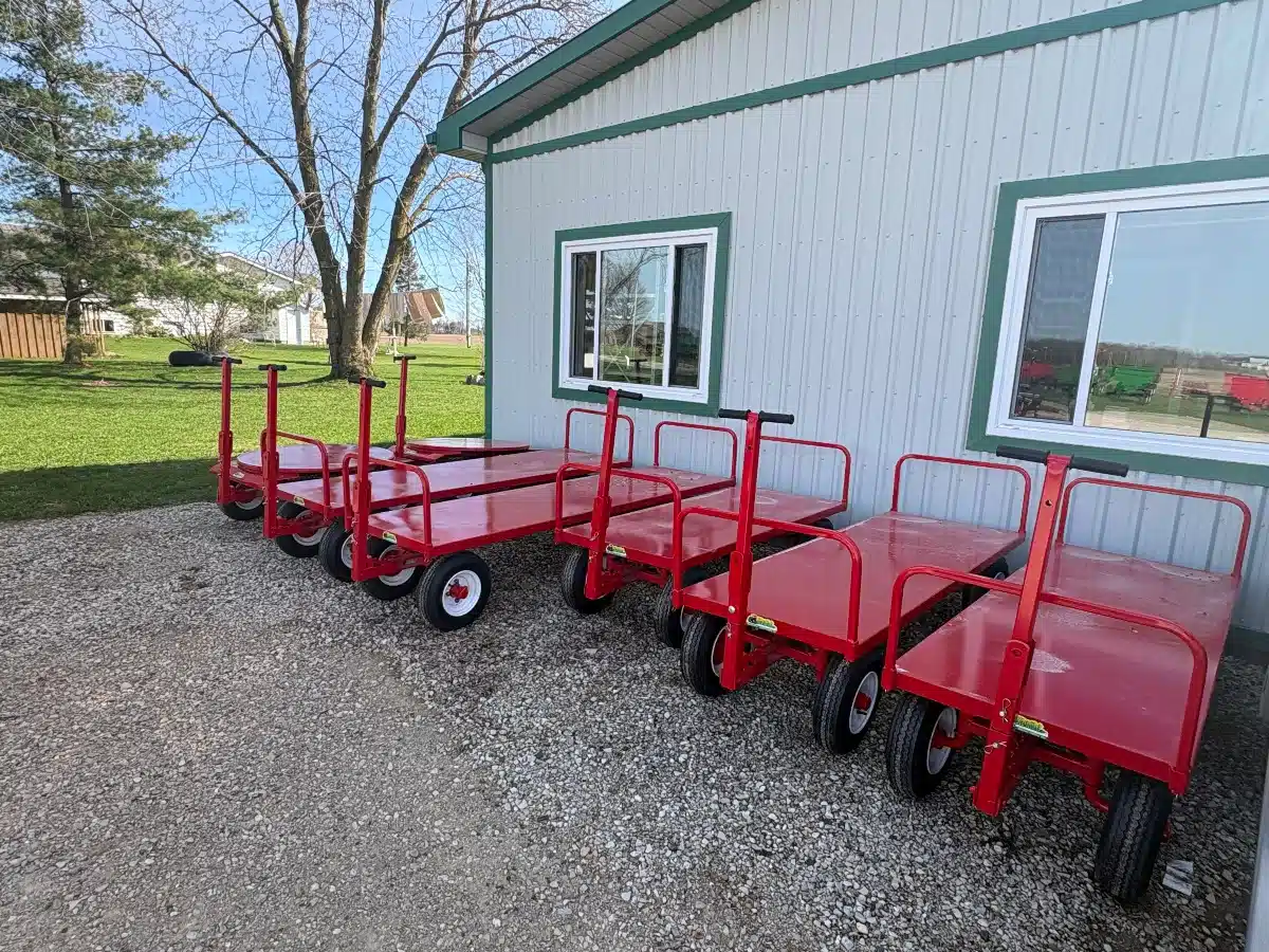 Photo de la Galerie 1 pour Creekbank Welding Chariot à ballots