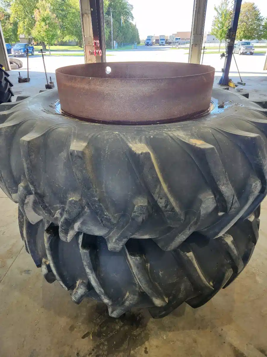 Gallery image 1 for Used Firestone 20.8-38 Duals