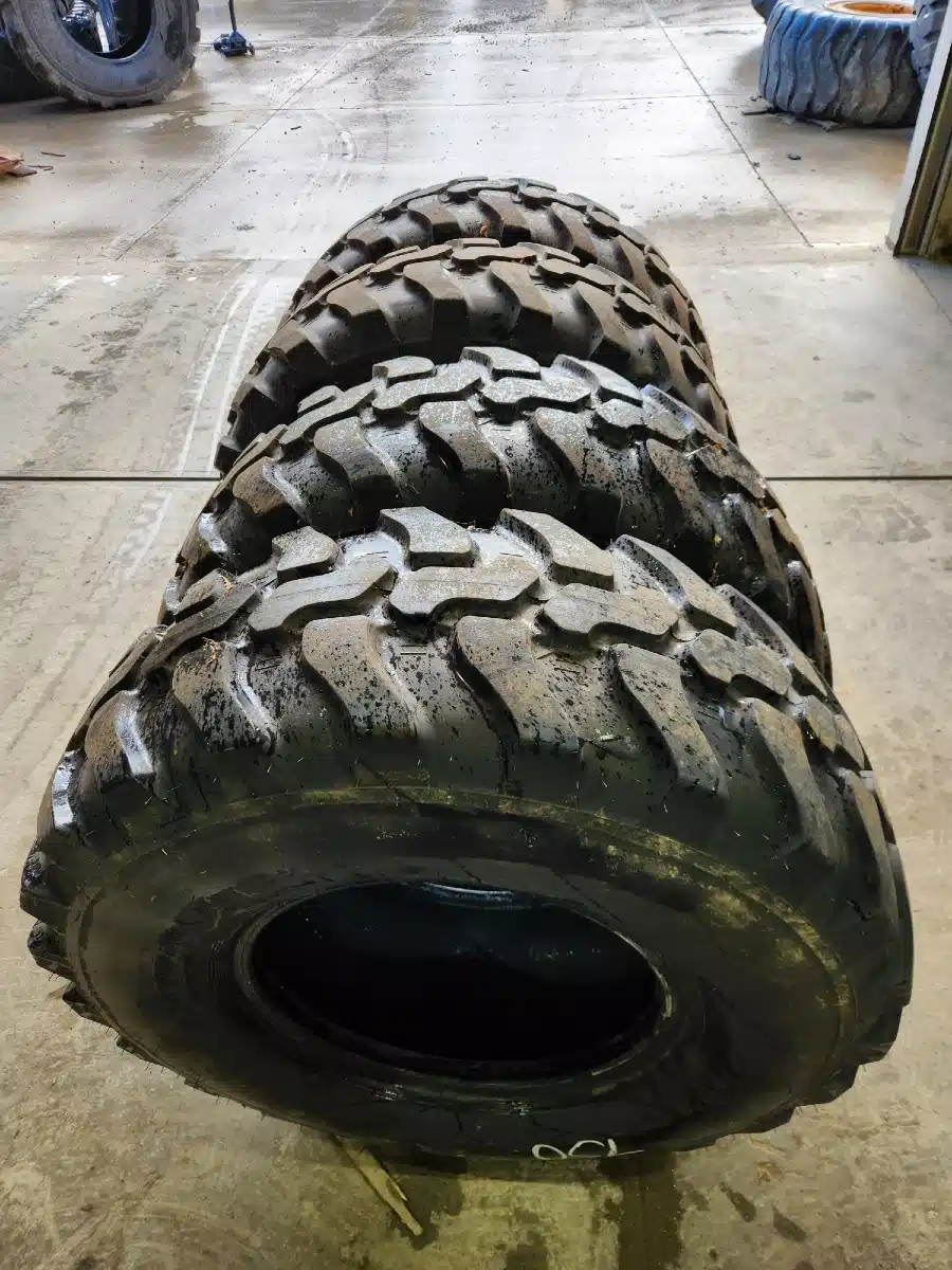Used Dunlop 405/70R20 Tires
