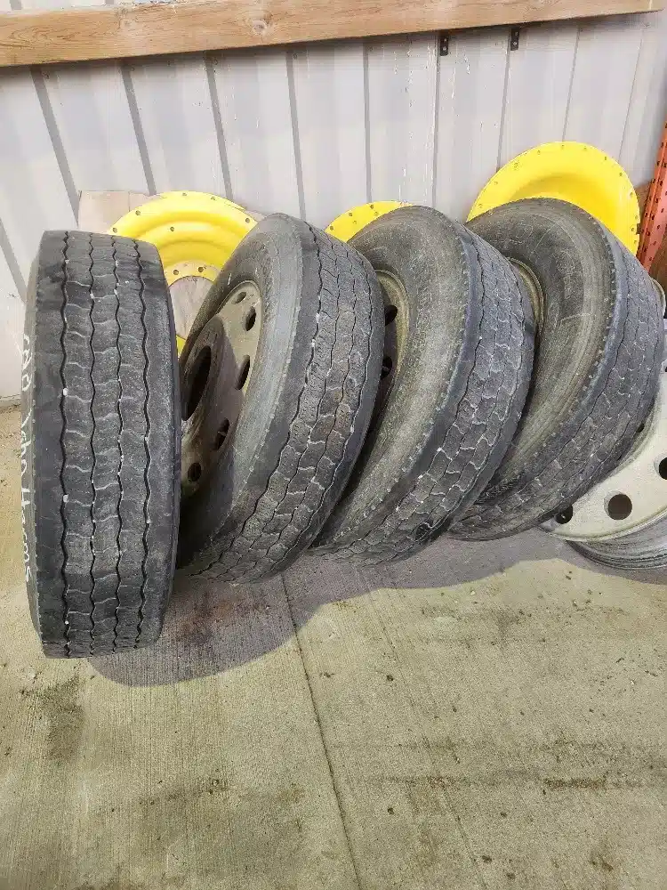 Used Bridgestone 285/75R24.5 Tires