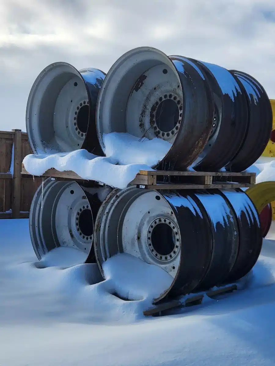 Used Titan 16x46 Rims