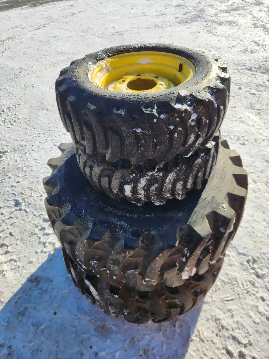 Used Galaxy 15-19.5 Tires & Rims