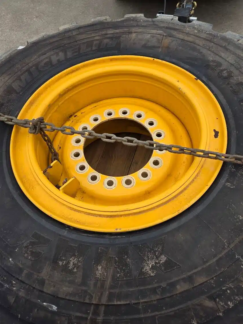 Gallery image 2 for Michelin 20.5R25 Tires & Rims