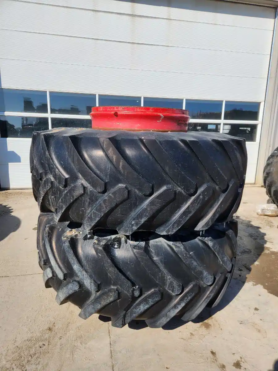 Photo de la Galerie 1 pour Michelin 710/85R38 Roues double