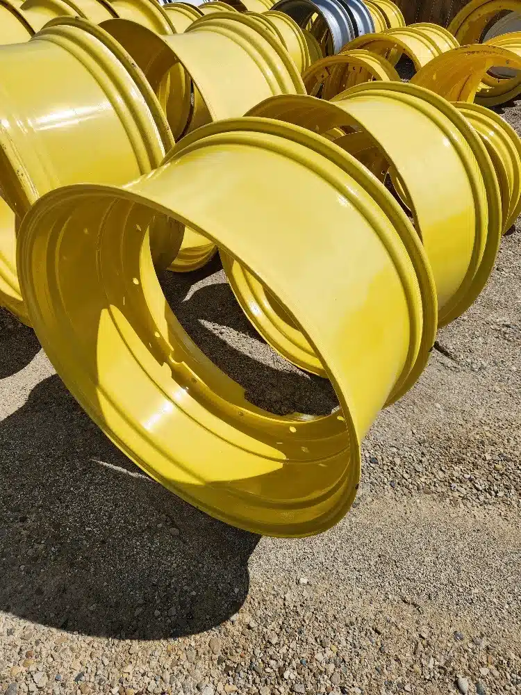 Gallery image 1 for Unverferth 16x38 John Deere Stub Disc Rims