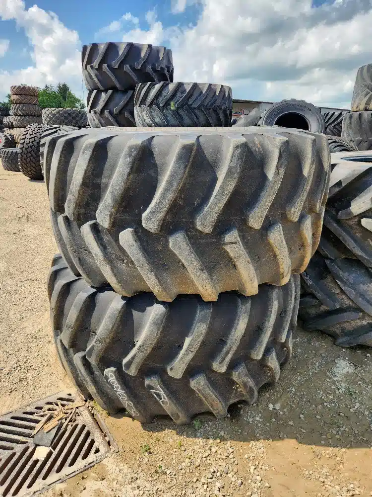 Photo de la Galerie 1 pour Firestone 900/60R32 Pneus