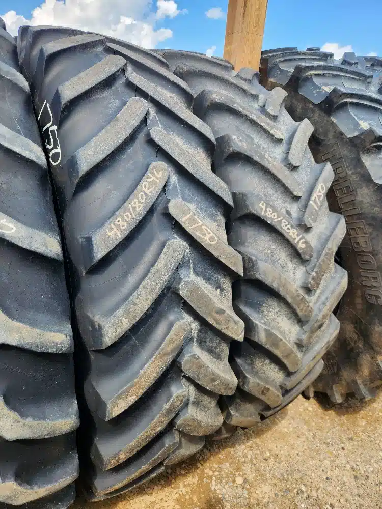 Photo de la Galerie 1 pour Michelin 480/80R46 Pneus