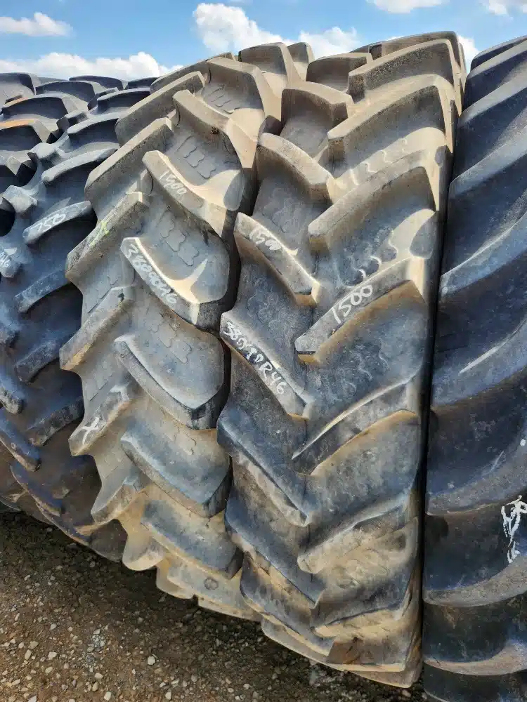 Photo de la Galerie 1 pour BKT 380/90R46 RT945 Pneus