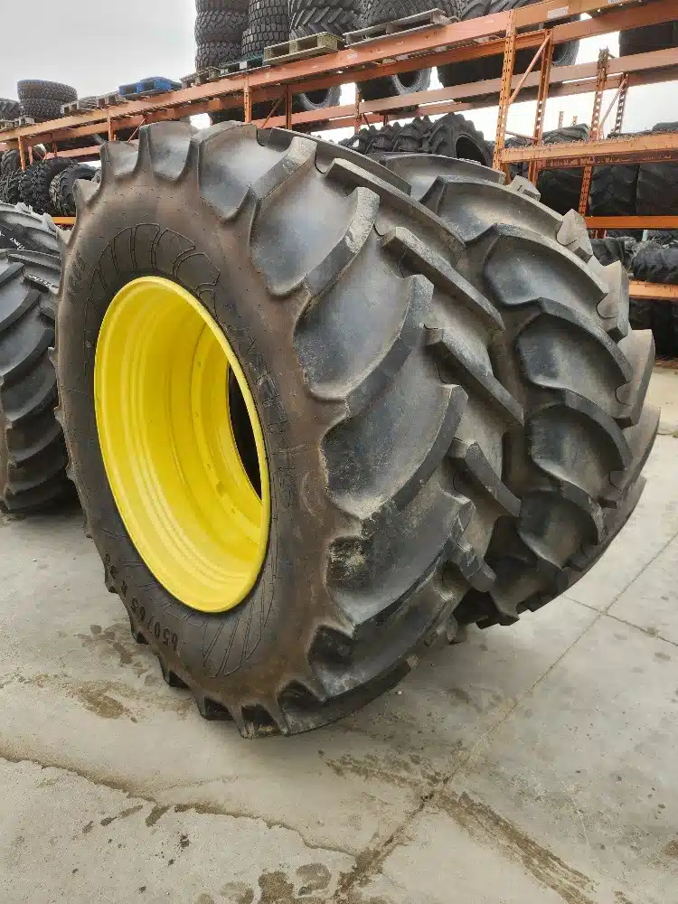 Photo de la Galerie 2 pour Mitas 650/65R38 & 540/65R28 Pneus et roues