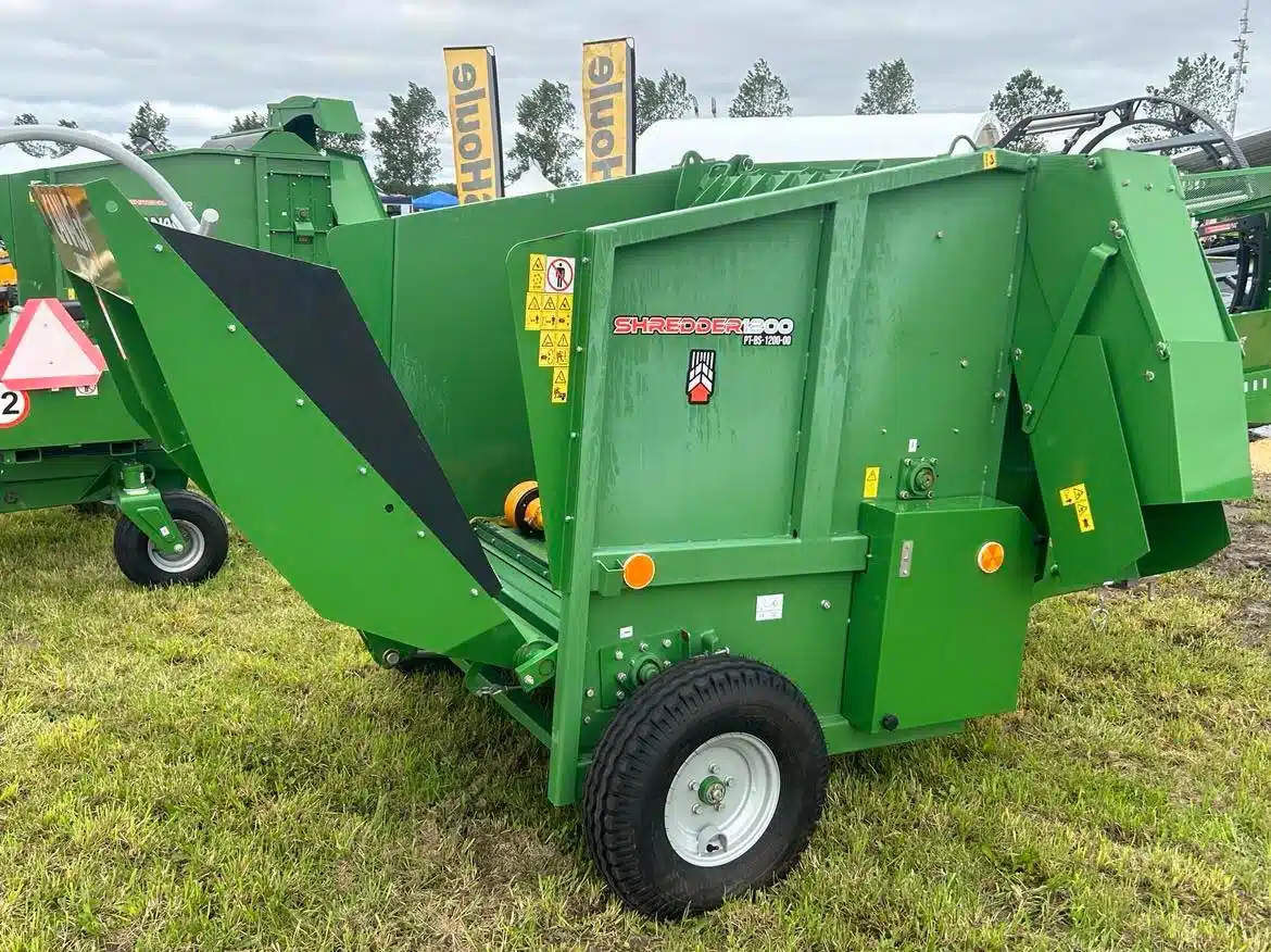 Gallery image 2 for Used CANAG Farm Technology SHREDDER 1200 Bale Processor
