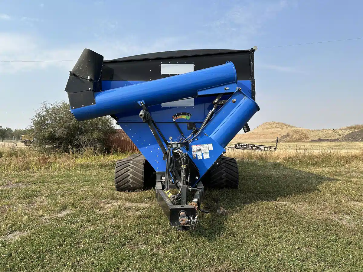 Gallery image 2 for Used 2018 Elmers Mfg HAULMASTER 2000 Grain Cart