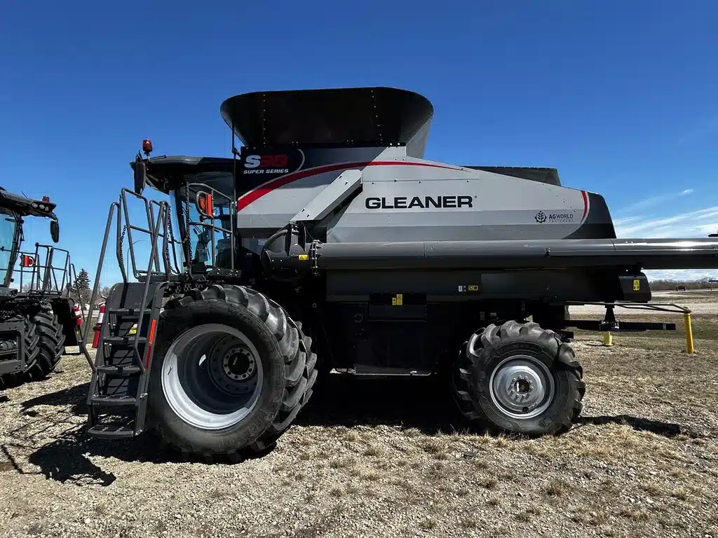 Gallery image 1 for New 2024 Gleaner S98 Combine