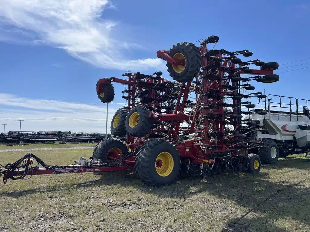 Gallery image 1 for Used 2017 Bourgault 3320-SIZE-UNSPECIFIED Air Drill