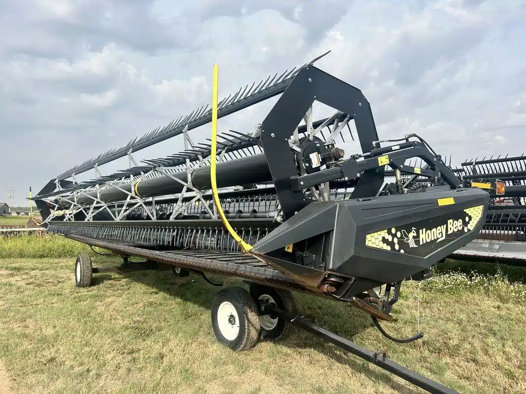 Gallery image 1 for Used 2014 Honey Bee 4030 Header - Flex