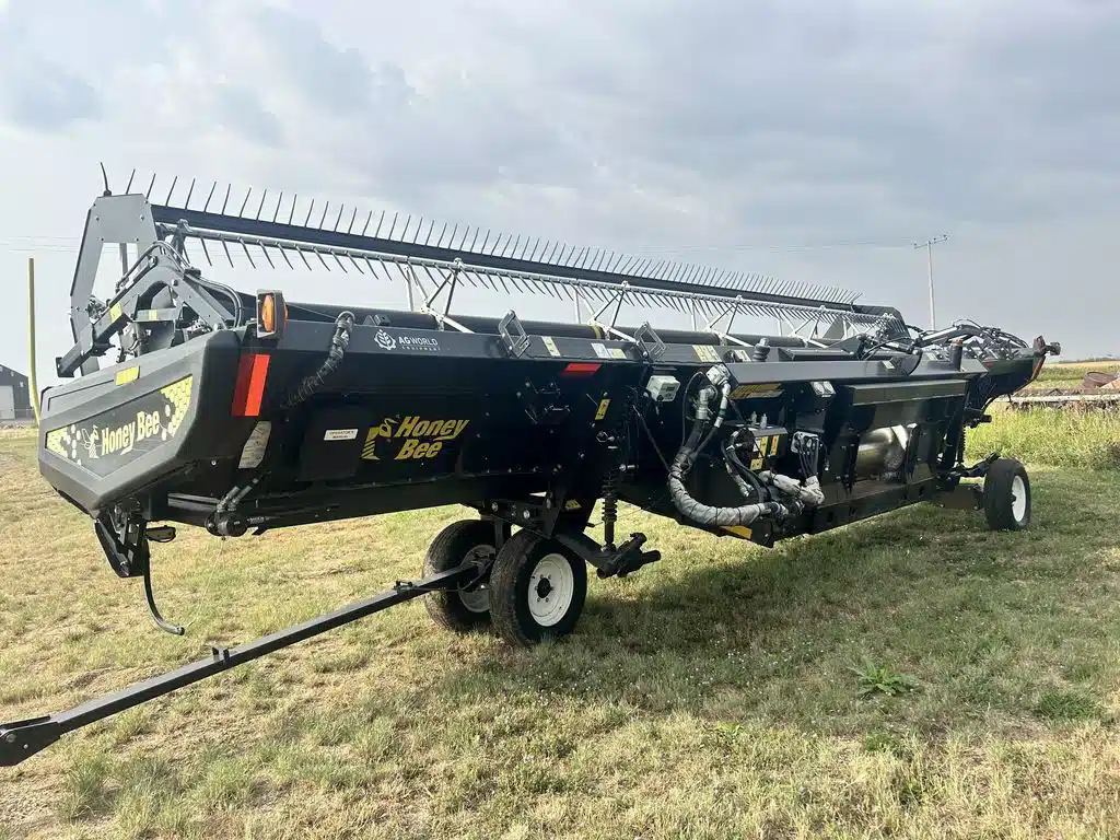 Gallery image 2 for Used 2014 Honey Bee 4030 Header - Flex