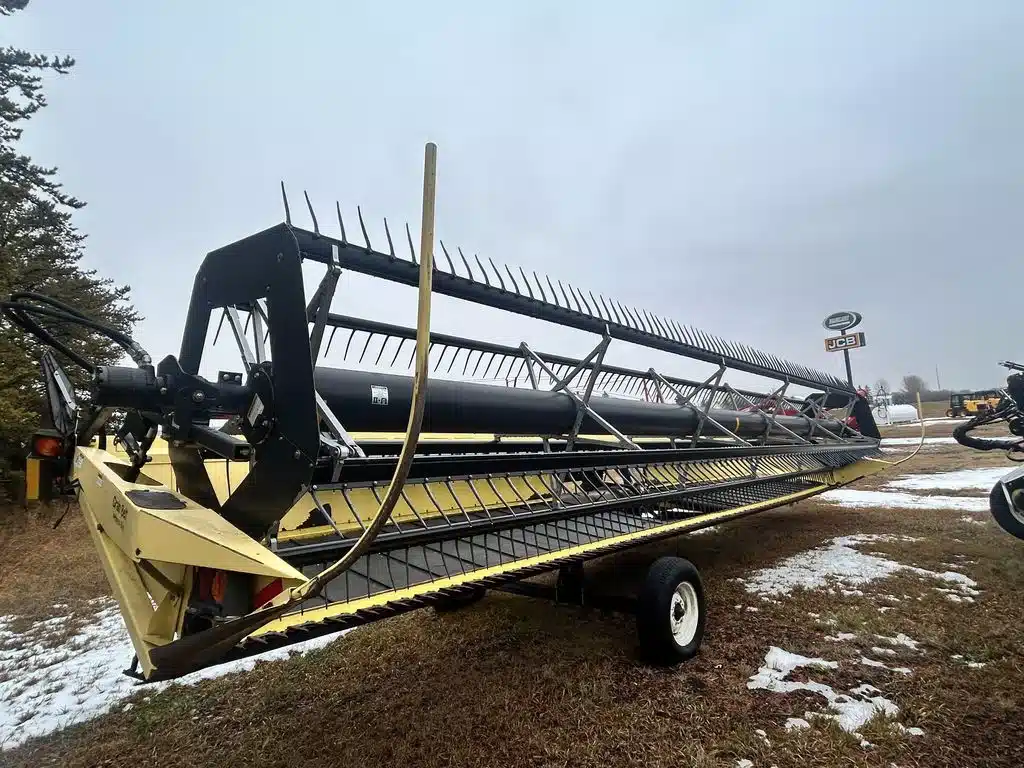 Used 2002 Honey Bee SP30 Header - Flex