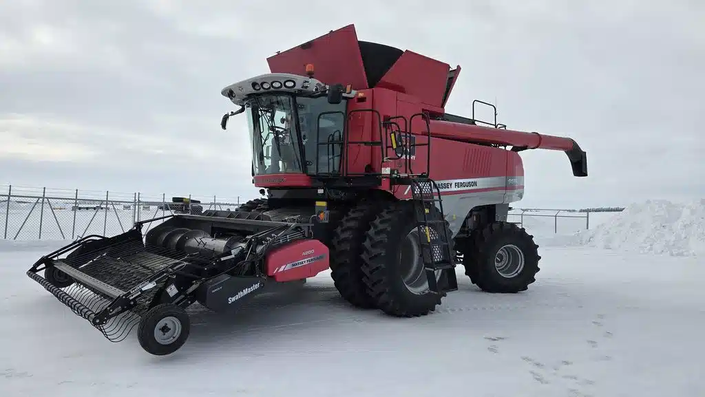 Gallery image 2 for 2012 Massey Ferguson 9560 Combine