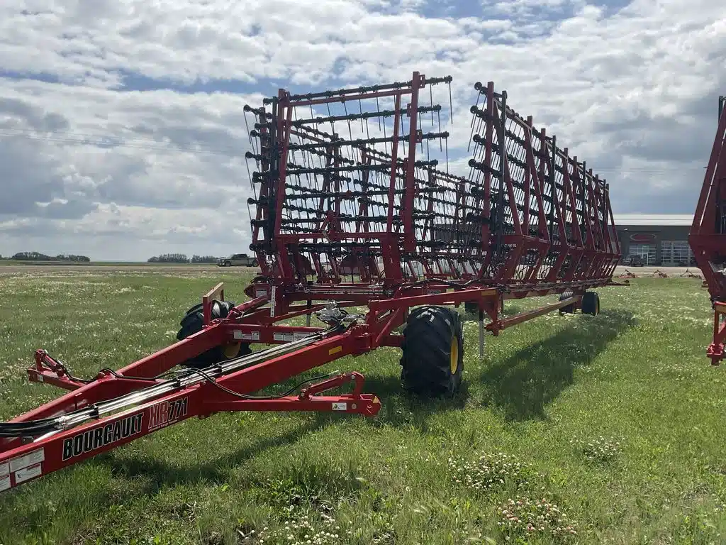 Gallery image 2 for 2022 Bourgault XR771 Series XR771-90 Harrow