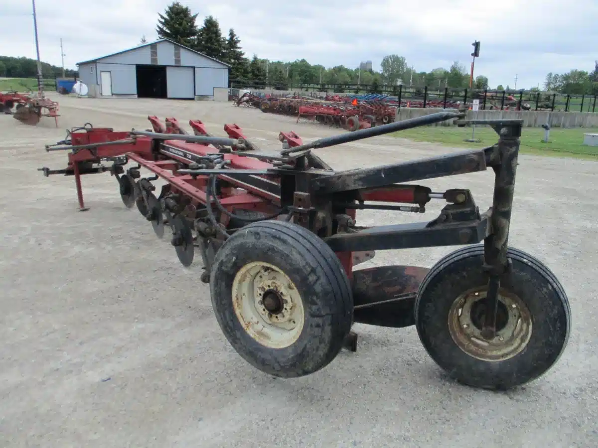 Gallery image 2 for Used Case IH 735 Plow
