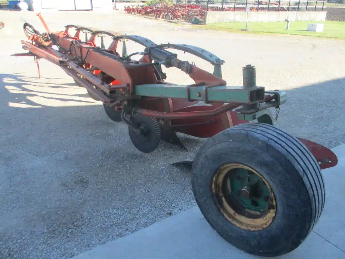 Gallery image 2 for Used Kverneland BC8NR Plow