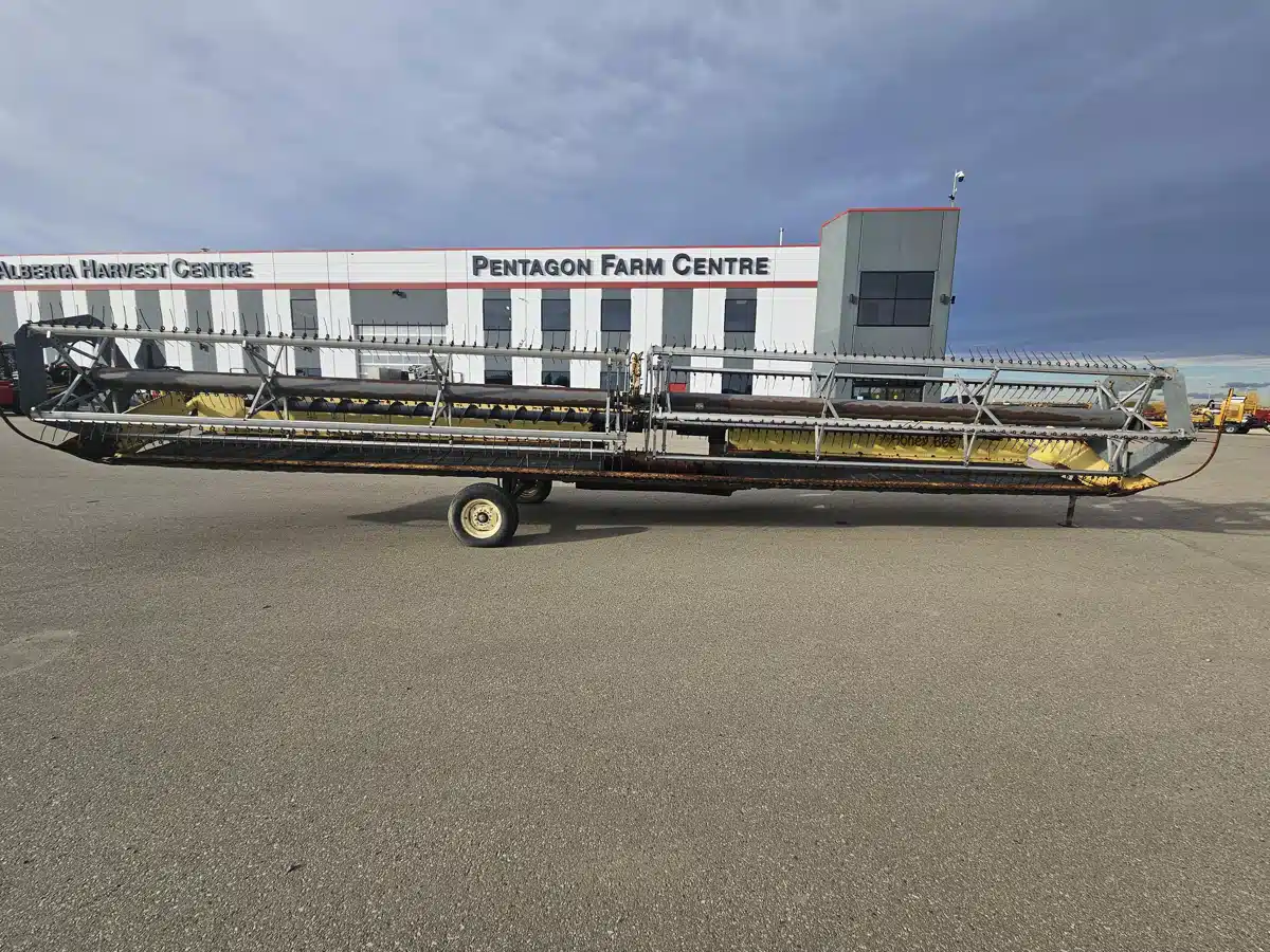 Gallery image 2 for Used 1996 Honey Bee SP36 Header Combine