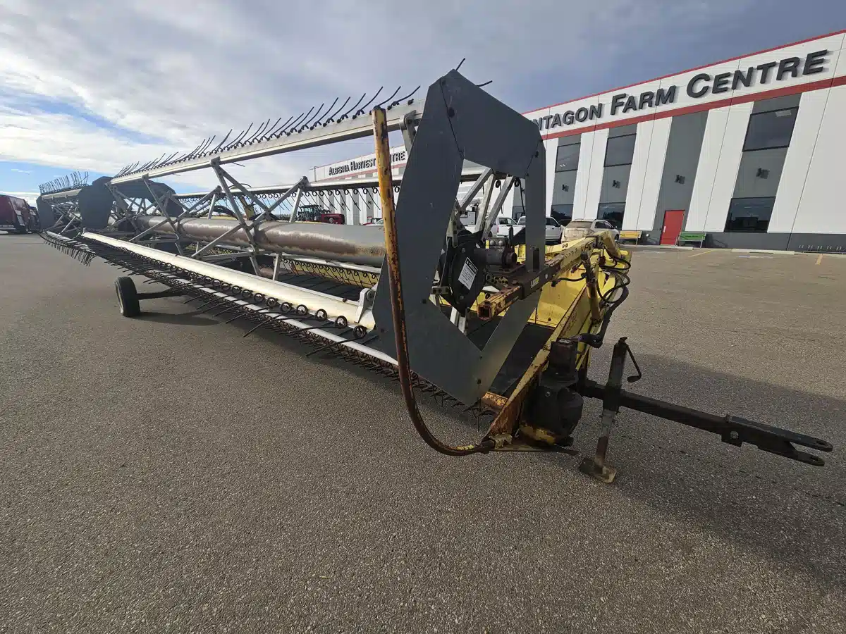 Gallery image 1 for Used 1996 Honey Bee SP36 Header Combine
