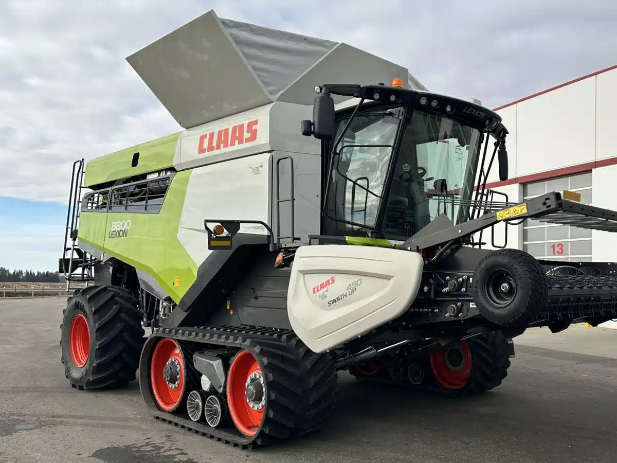 Gallery image 2 for Used 2022 CLAAS LEXION 8800TT Combine