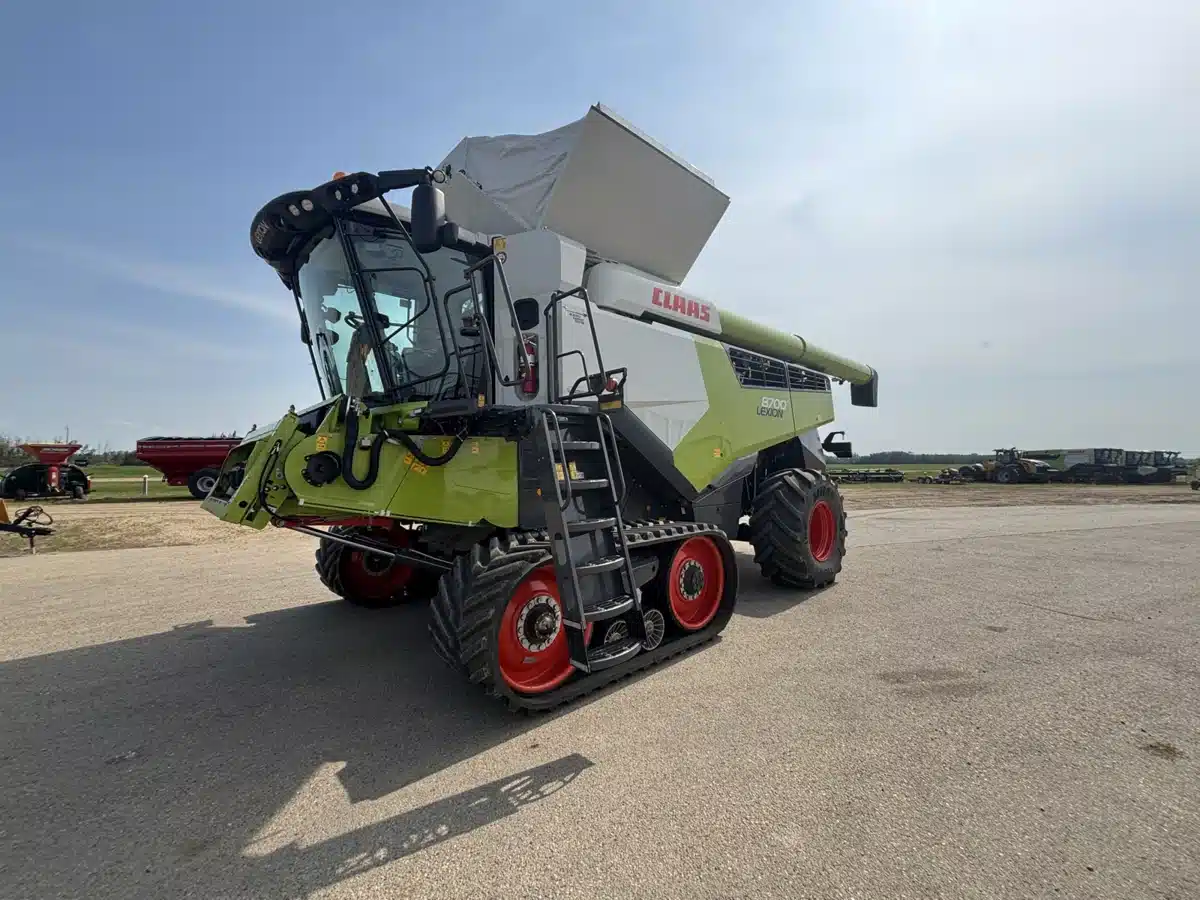 Gallery image 2 for Used 2022 CLAAS LEXION 8700TT Combine