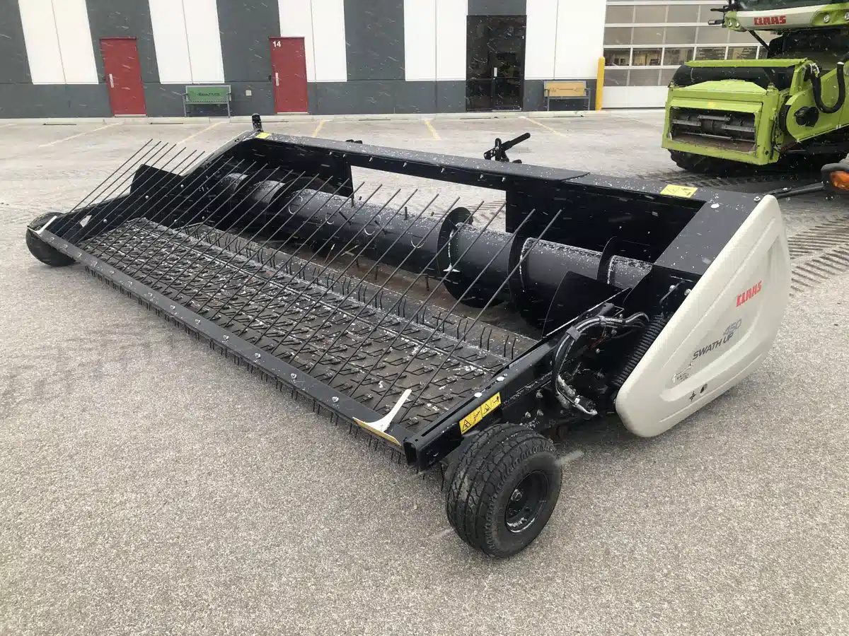 Gallery image 1 for Used 2020 CLAAS SWATH UP 450 Header Combine