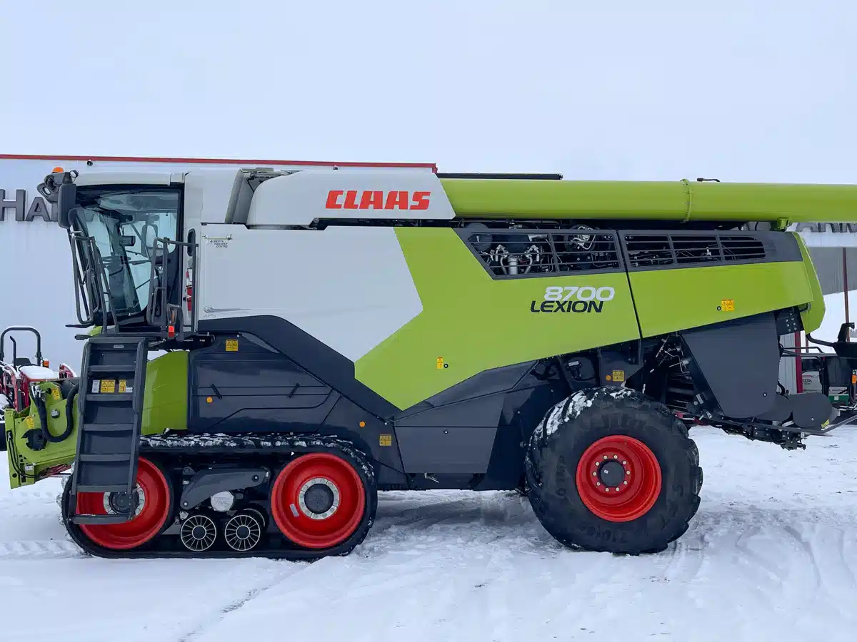 Gallery image 2 for Used 2022 CLAAS LEXION 8700TT Combine