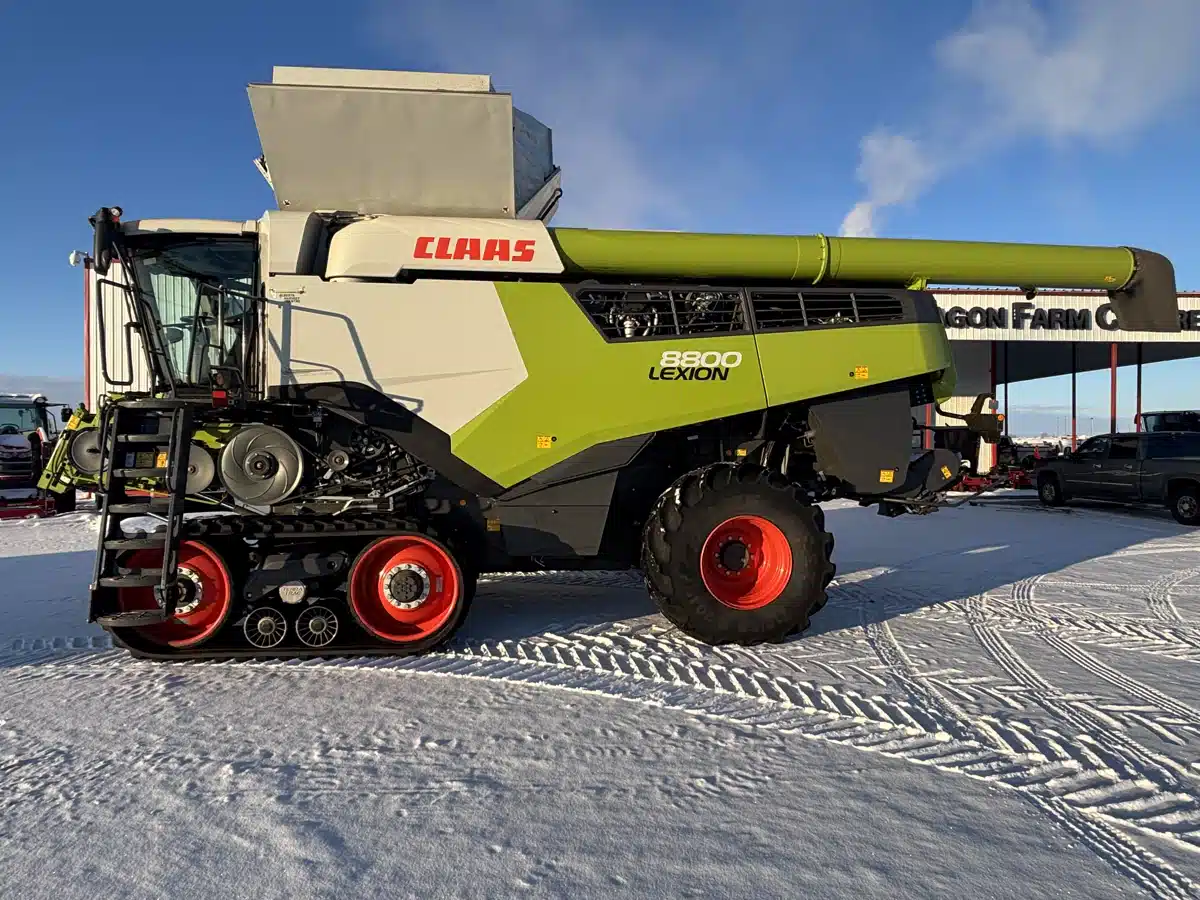 Gallery image 2 for Used 2020 CLAAS LEXION 8800TT Combine