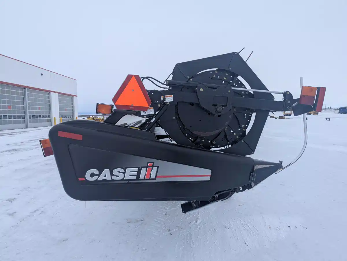 Gallery image 2 for Used 2010 Case IH 2152 Header Combine
