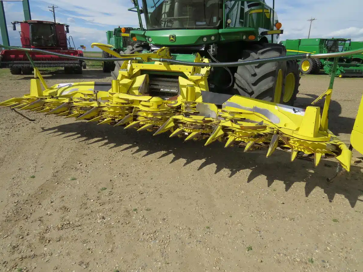 Gallery image 1 for Used 2016 John Deere 698 Header - Rotary