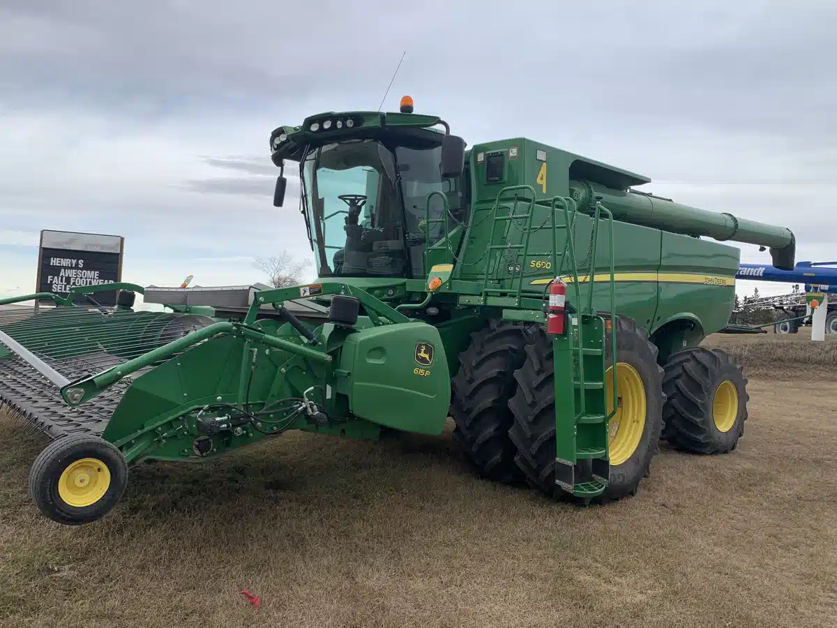 Gallery image 1 for Used 2013 John Deere S690 Combine