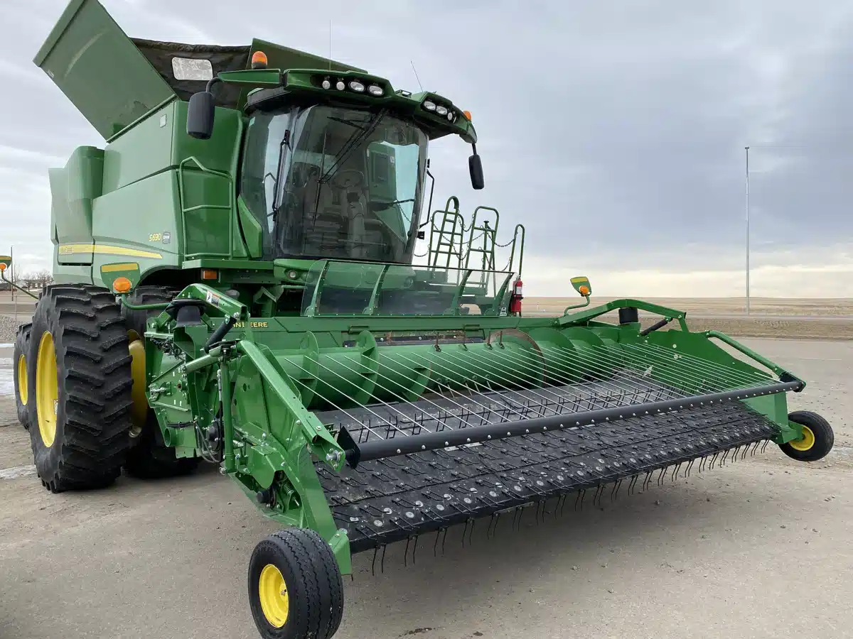 Gallery image 2 for Used 2017 John Deere S690 Combine