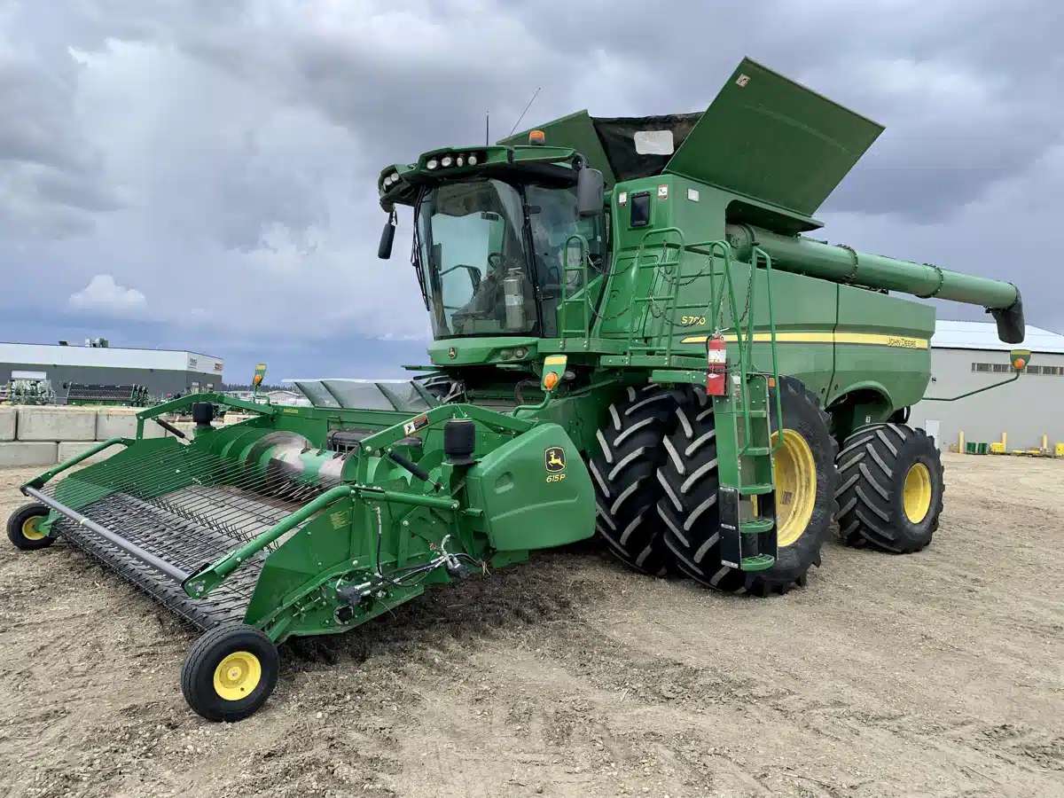 Gallery image 1 for Used 2018 John Deere S780 Combine