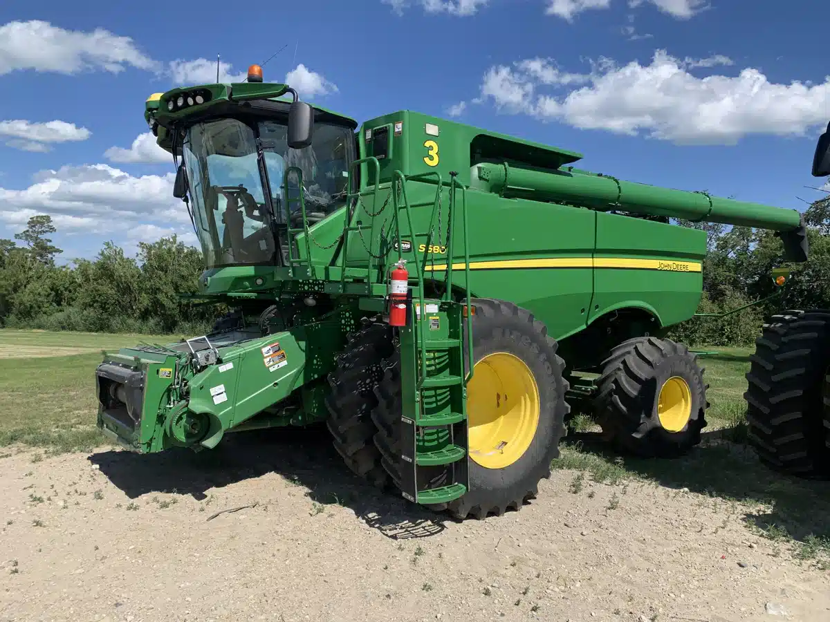 Gallery image 1 for Used 2017 John Deere S680 Combine