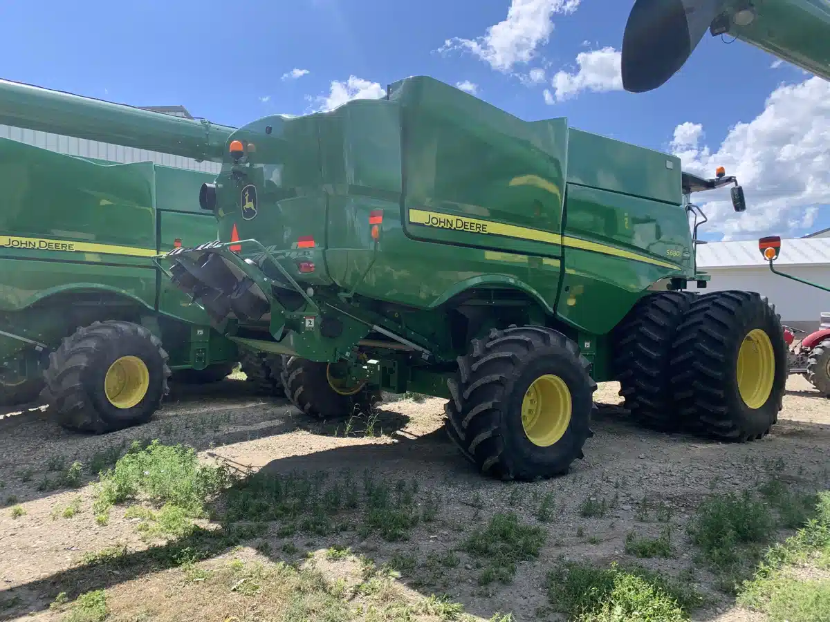 Gallery image 2 for Used 2017 John Deere S680 Combine