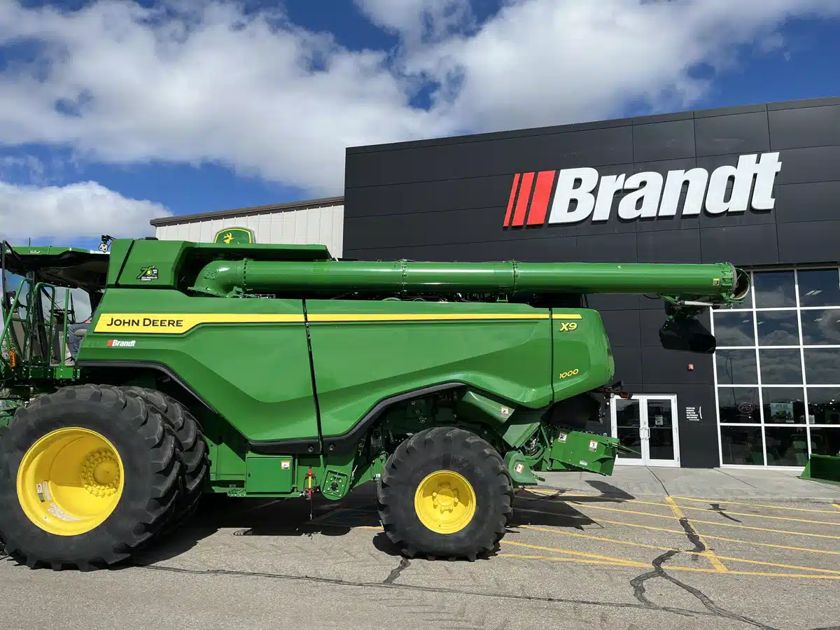 Gallery image 2 for Used 2022 John Deere X9 1000 Combine