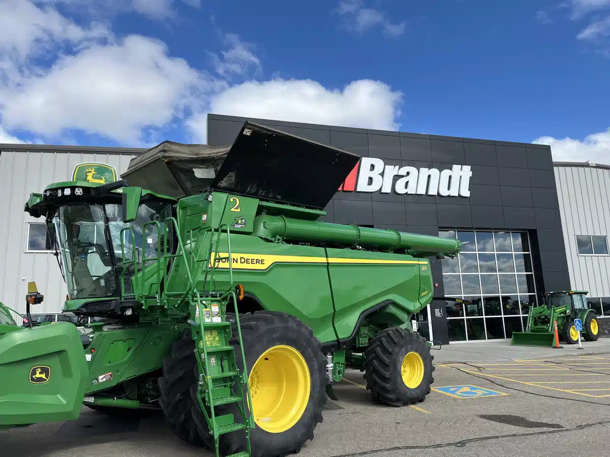 Gallery image 1 for Used 2022 John Deere X9 1000 Combine